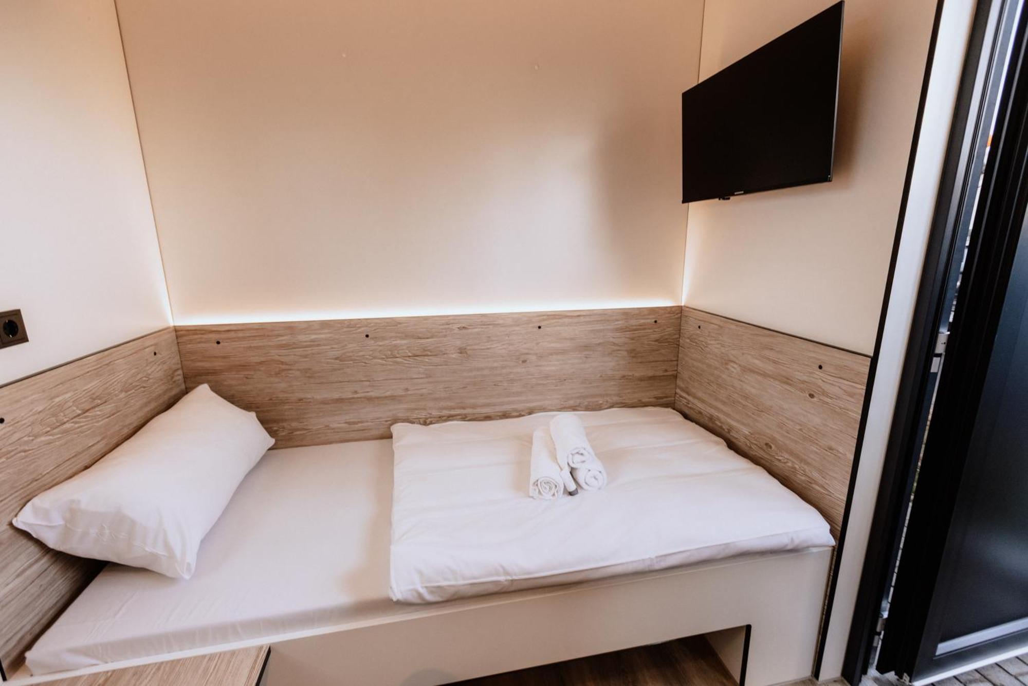 Roatel Emden A31 My-Roatel-Com Hotel Bagian luar foto